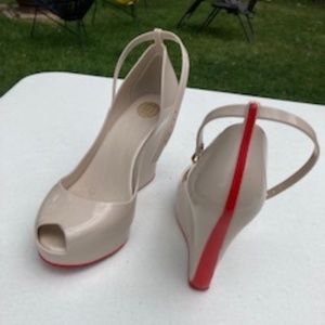 wedge rubber shoe
